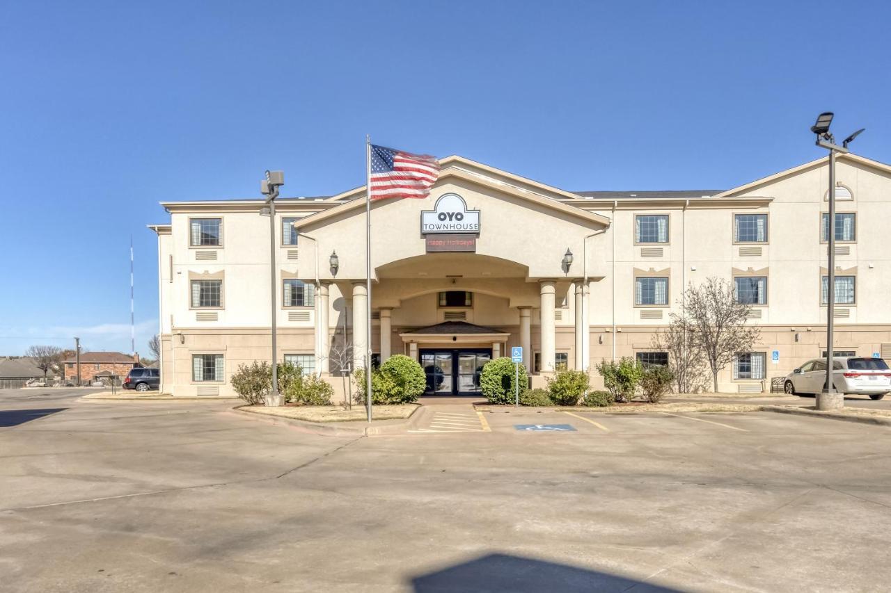 Oyo Townhouse Wichita Falls West Eksteriør bilde
